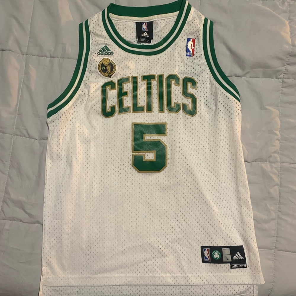 Kevin Garnett Celtics Jersey. Kids Large. Fits like adult small.